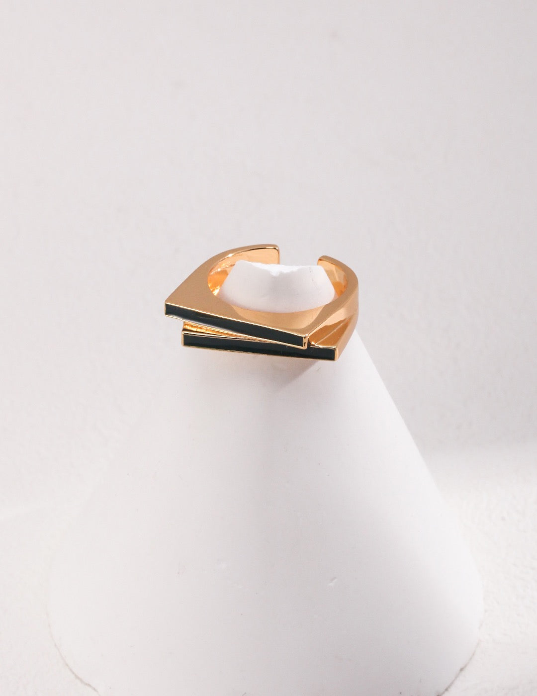 Layer enamel ring