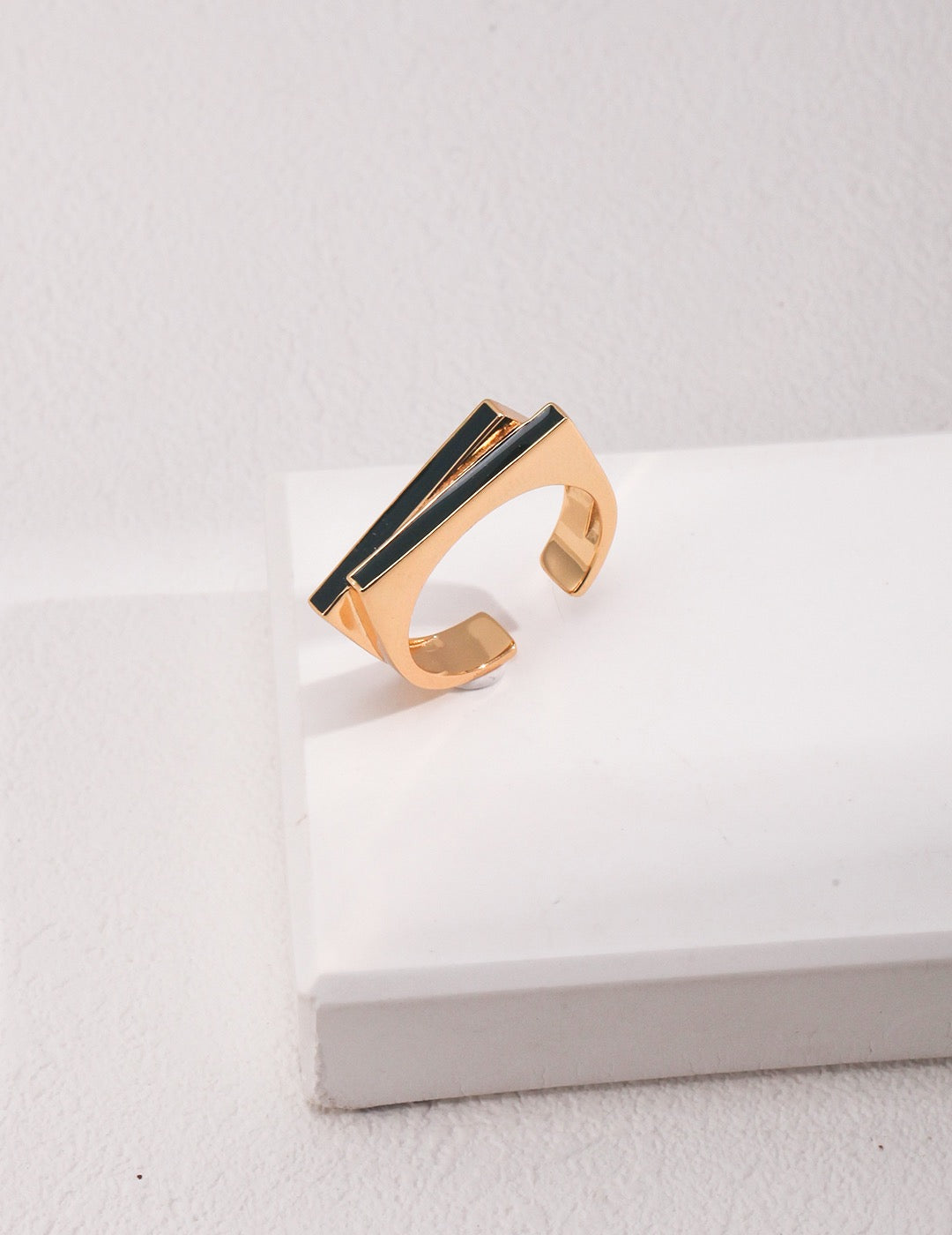 Layer enamel ring